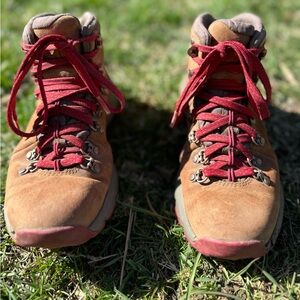 Danner Mountain 600 Mid Women’s Hiking Boot